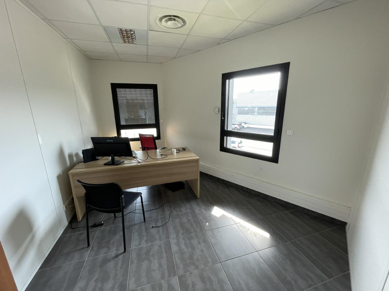 Local d'activité Saint-Priest 780m² Location local d'activité Saint-Priest Rhône OLACT2202457 3